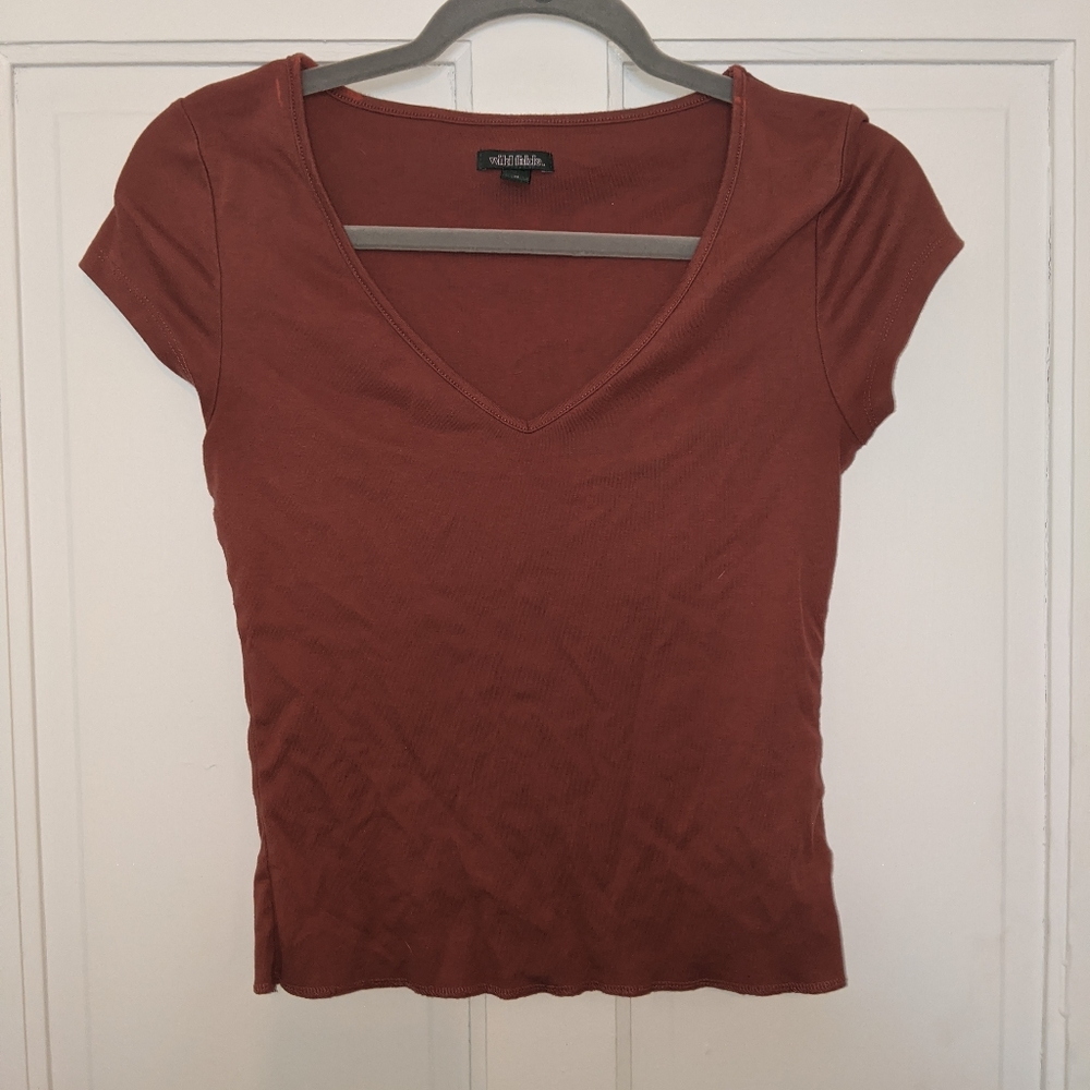 Rust colored cropped tee